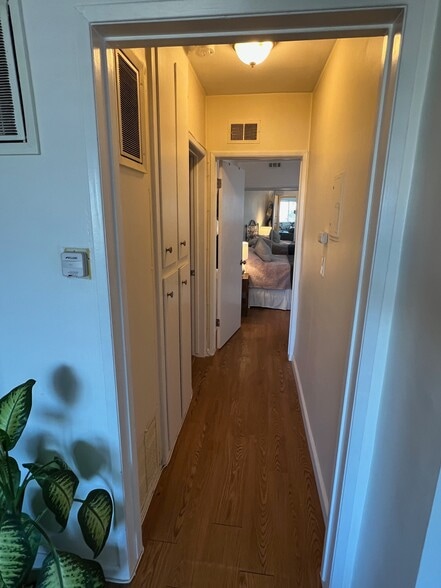 Building Photo - 6655 Esplanade