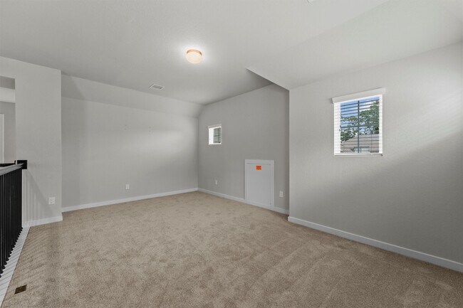 Building Photo - 29357 Sycamore Cave Ln