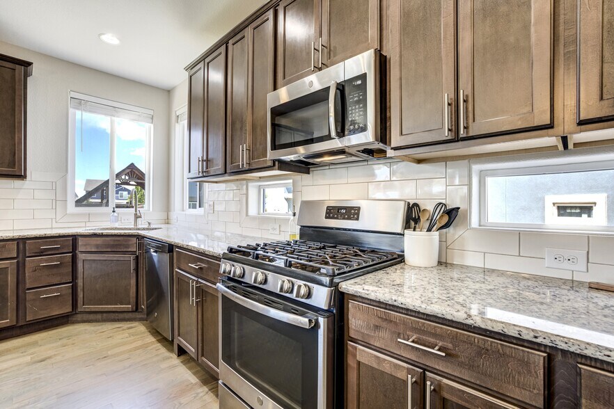 Building Photo - 7664 Alpine Daisy Dr