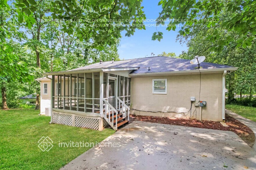 Building Photo - 321 Sherwood Cir SE