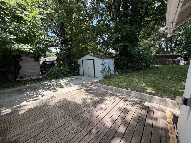 Building Photo - 206 Olive St
