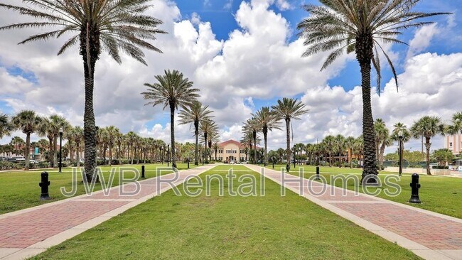 Building Photo - 1328 6th Ave N