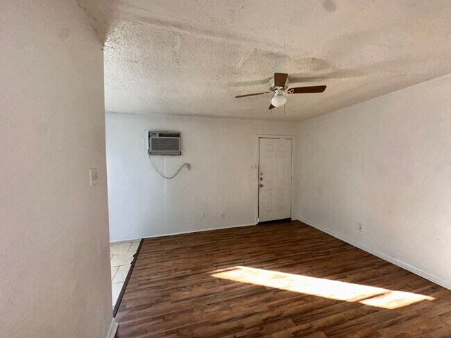 Building Photo - 1016 N 12th St