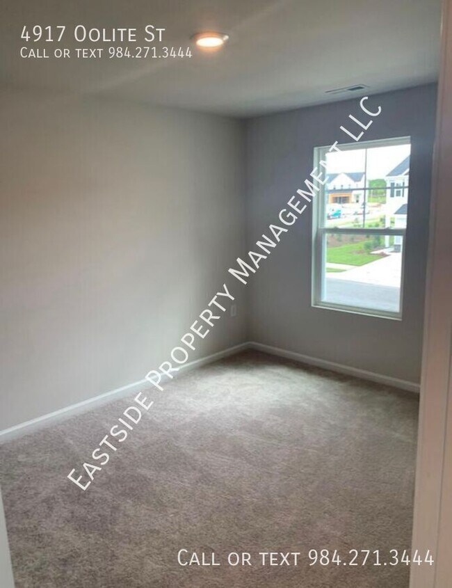 Building Photo - 4917 Oolite St
