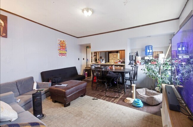 Building Photo - NT - 2342 Stratford Ave.