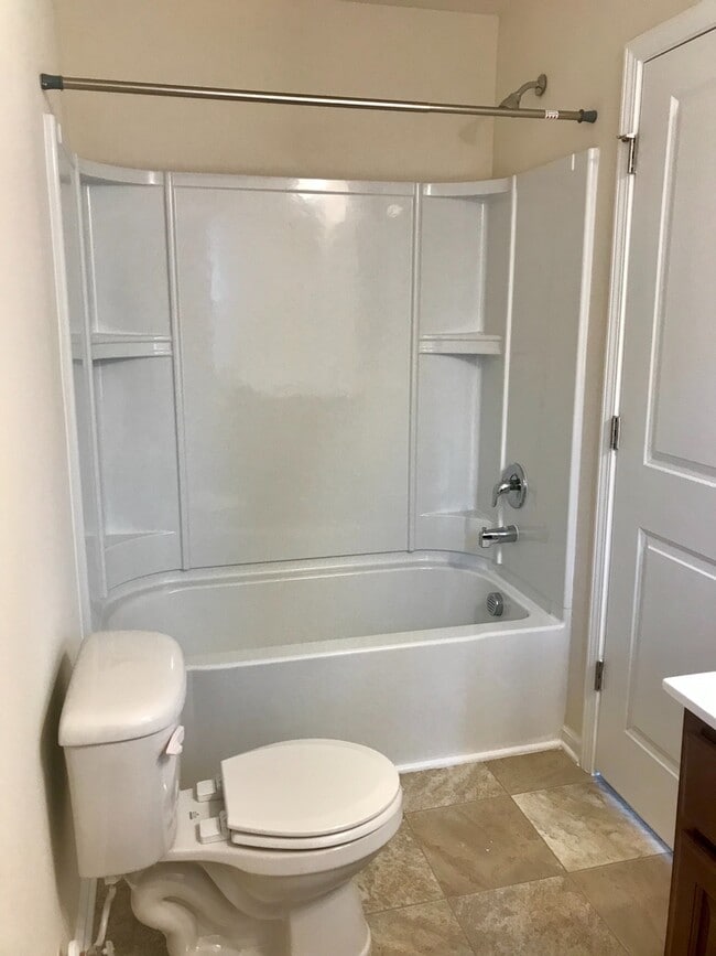 Building Photo - BEAUTIFUL! 4 Bedrooms/3.5 baths in Wild Wing. Spacious & Tons of space!