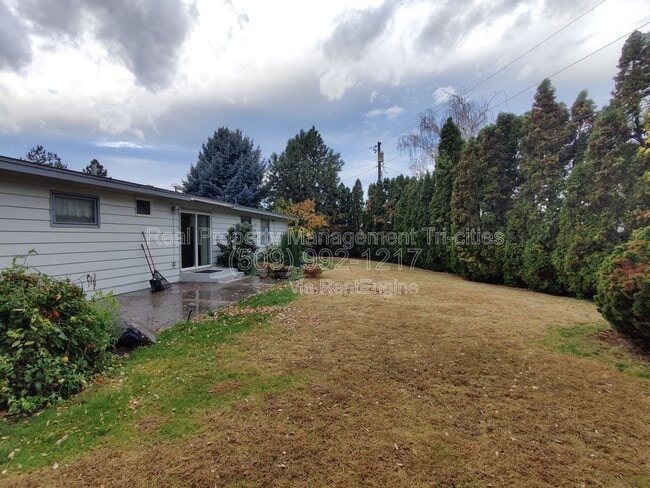 Building Photo - 7528 W Umatilla Ave