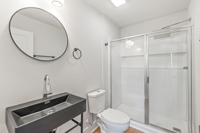 Building Photo - Modern, Move-In Ready Living in Plaza Midwood