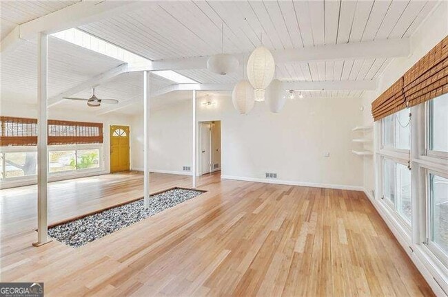 Building Photo - 3121 Lynnray Dr