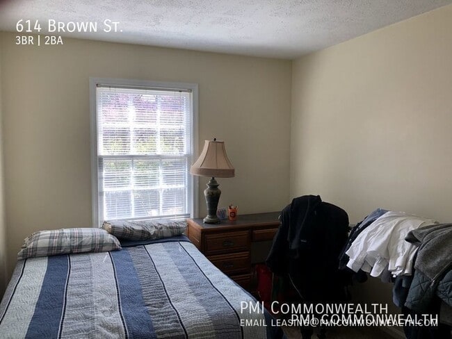 Building Photo - 614 Brown St