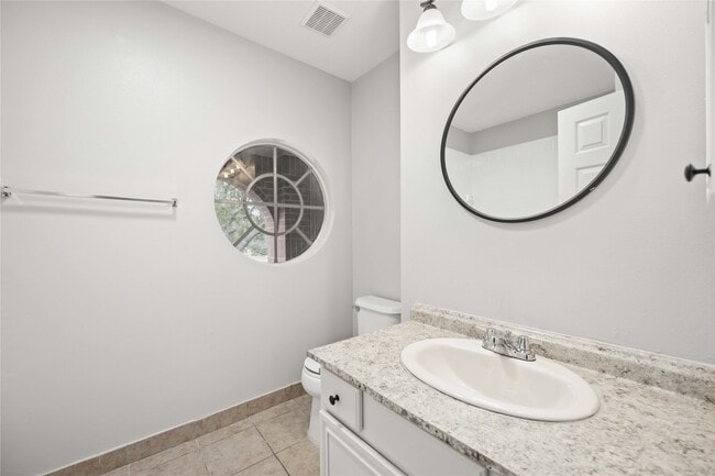 Building Photo - 7003 Apple Oak Ct