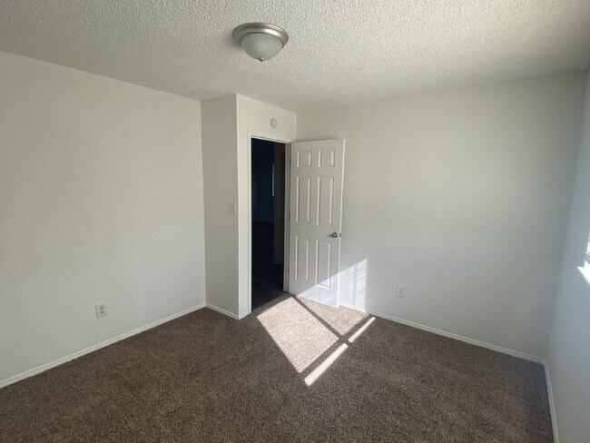 Building Photo - Available Immeditely!