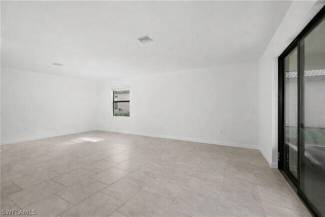 Building Photo - 18311 Ridgeline Dr