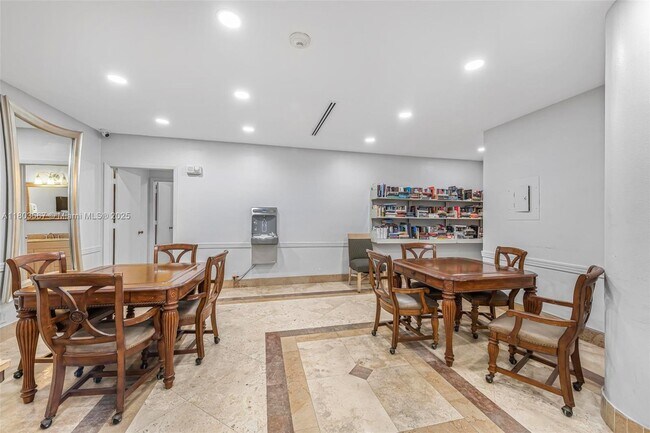 Building Photo - 4747 Collins Ave