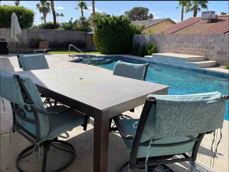 Building Photo - 1966 Rockledge Dr