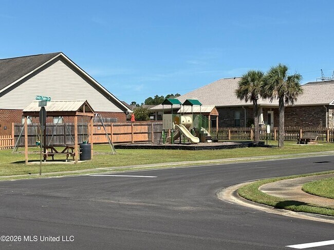 Building Photo - 17063 Palm Ridge Dr