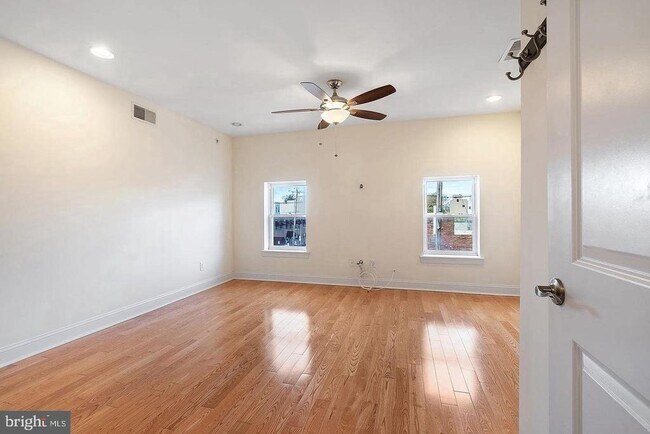 Building Photo - 1347 S 20th St