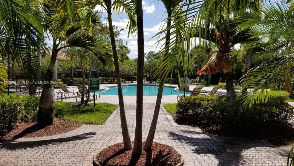 Building Photo - 10342 Fox Trail Rd S