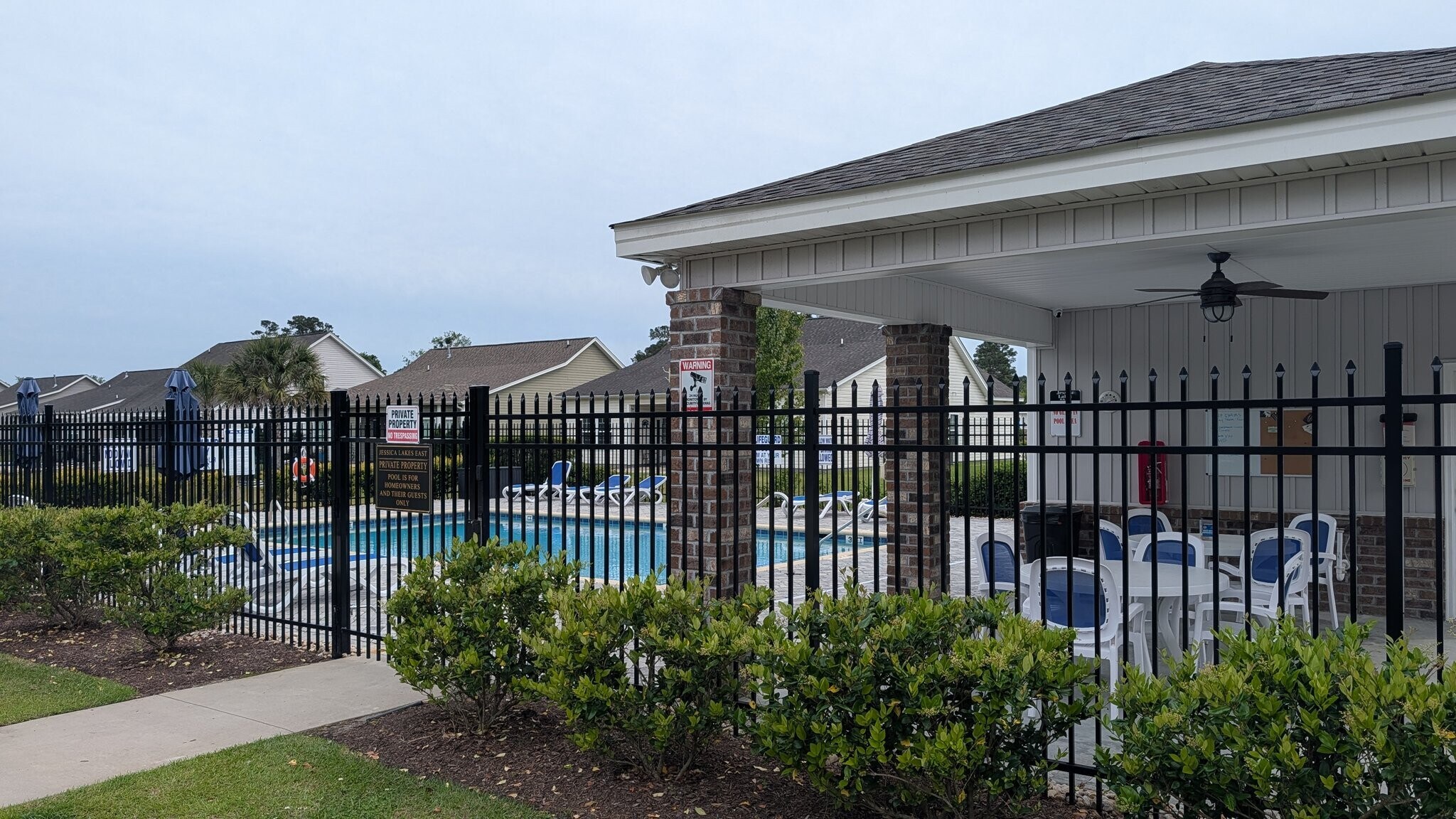 Building Photo - 409 Arecales Dr