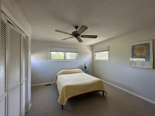 Building Photo - Furnished Townhome with Water Views and Boat Slip!
