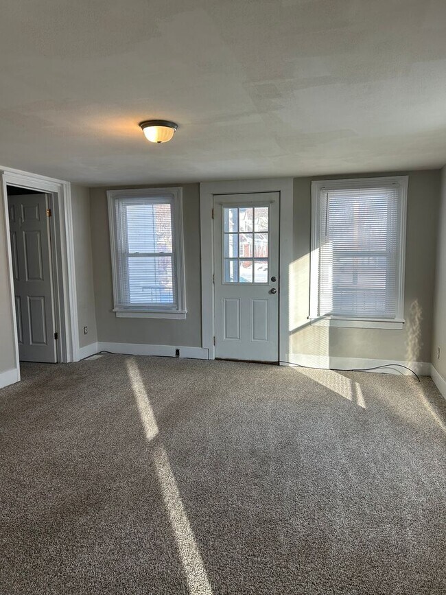 Building Photo - 401 Hannibal St