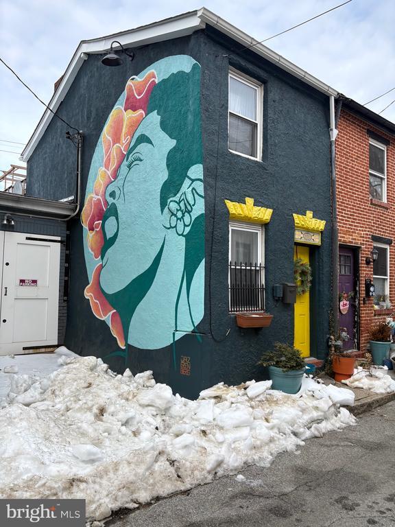 Building Photo - 229 S Durham St