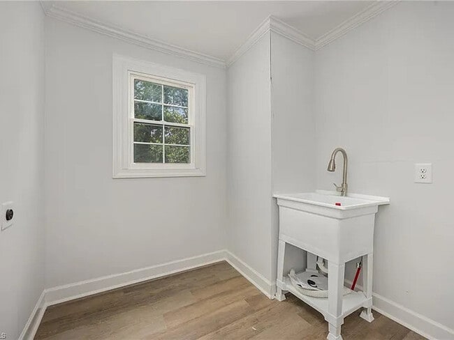 Building Photo - Earn Wealth While Leasing - Like a Homeown...