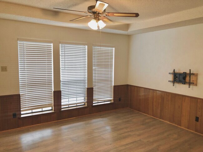 Building Photo - 3502 Andrea Ln