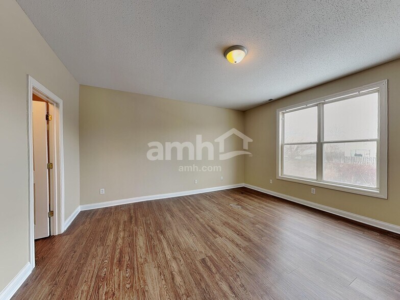 Building Photo - 5902 Cabot Dr