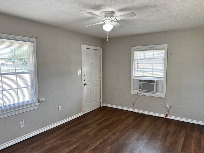 Building Photo - 1401 Fillmore St