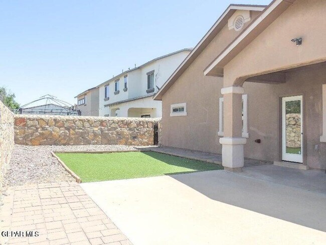 Building Photo - 14325 Coyote Trail Dr