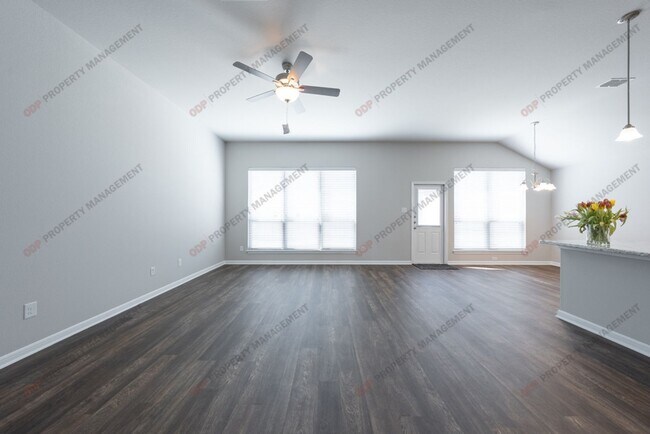 Building Photo - 7453 Mossy Rdg Ln