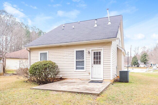 Building Photo - 705 Addy Cove