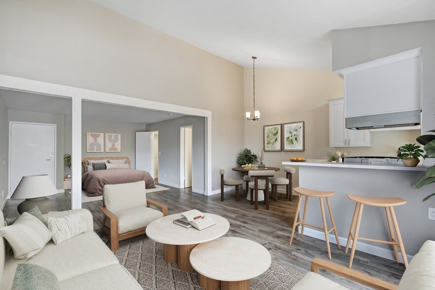 Building Photo - Villa La Paloma