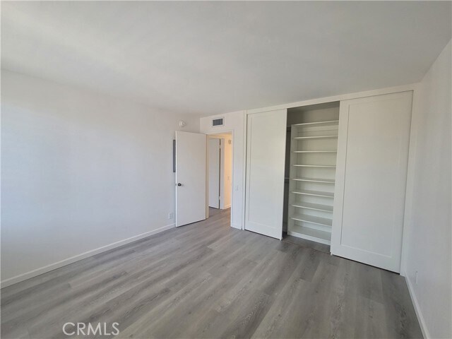 Building Photo - 5301 Balboa Blvd