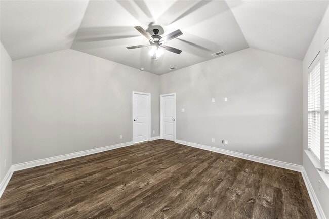 Building Photo - 1301 Brad Kellar Dr
