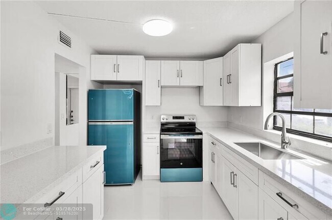 Building Photo - 201 Freedom Ct