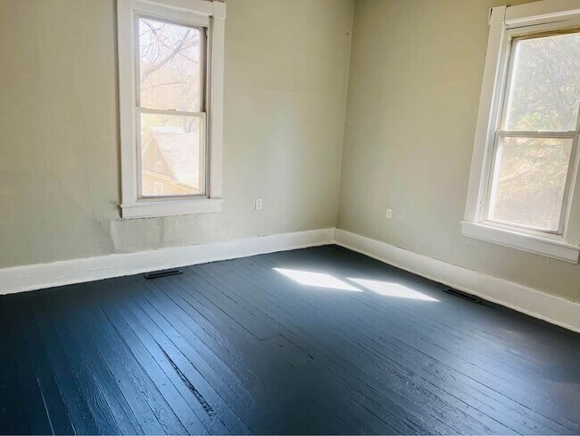 Building Photo - 908 Cleveland Ave