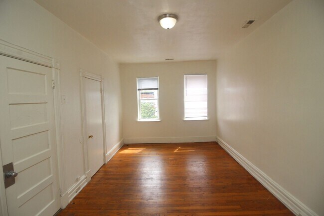 Building Photo - 2630 N Charles St