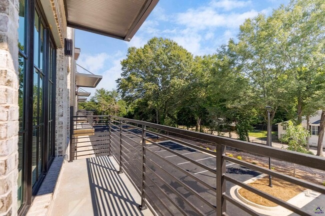 Building Photo - 1013 Northside Dr