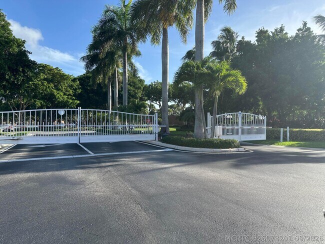 Building Photo - 1044 Arezzo Cir