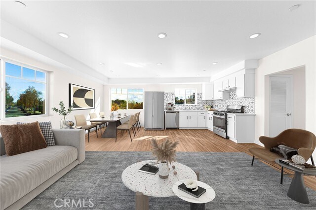 Building Photo - 5639 Huntington Dr