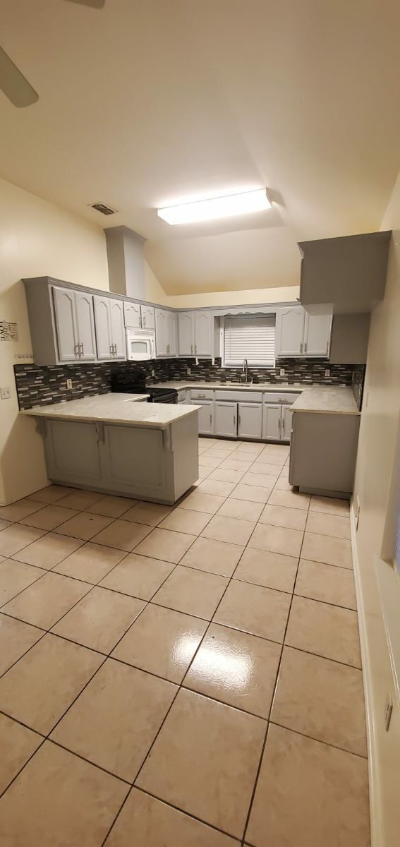 Building Photo - 917 W Toffee Dr