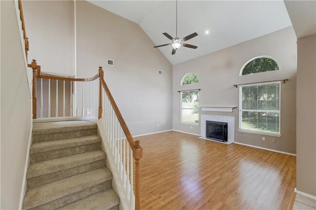 Building Photo - 1003 Antelope Ridge