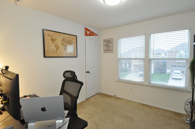 Building Photo - Great home on corner lot in Retreat at Tec...