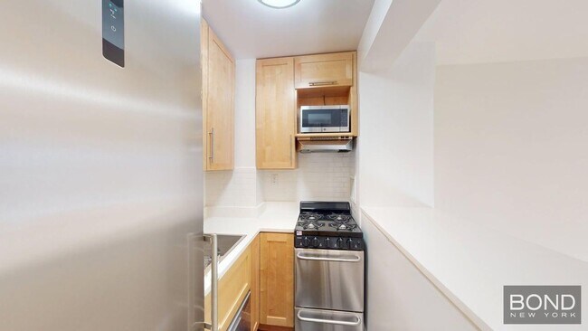Primary Photo - 151 West 16th-5H
