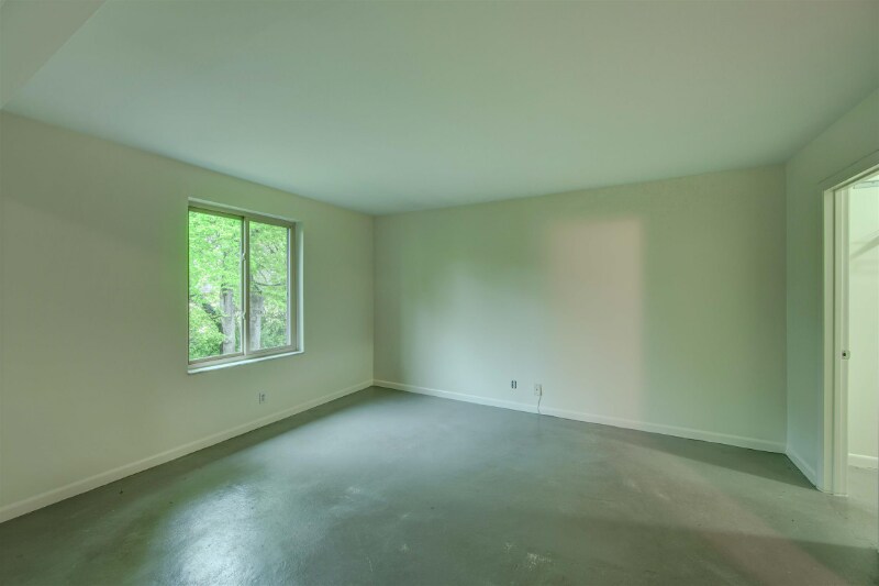 Building Photo - 3600 Hillsboro Pike