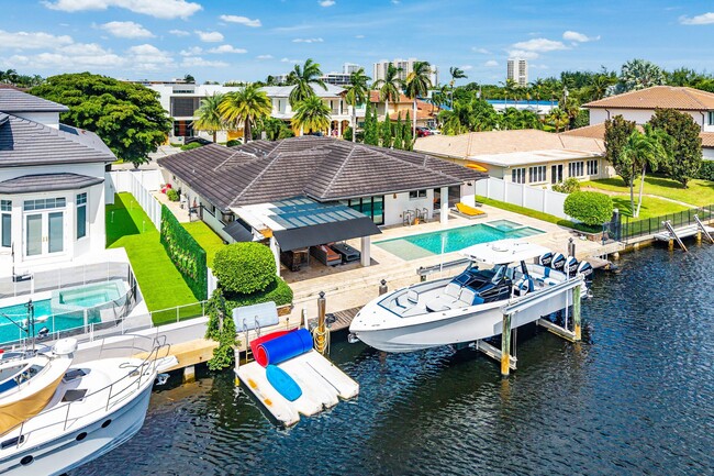 Building Photo - 740 NE 36th St