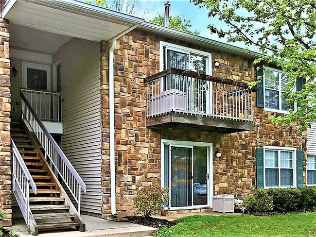 Building Photo - 33 Cypress Ct