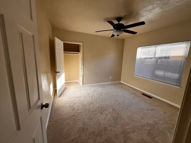 Building Photo - 143 Katherine Ave